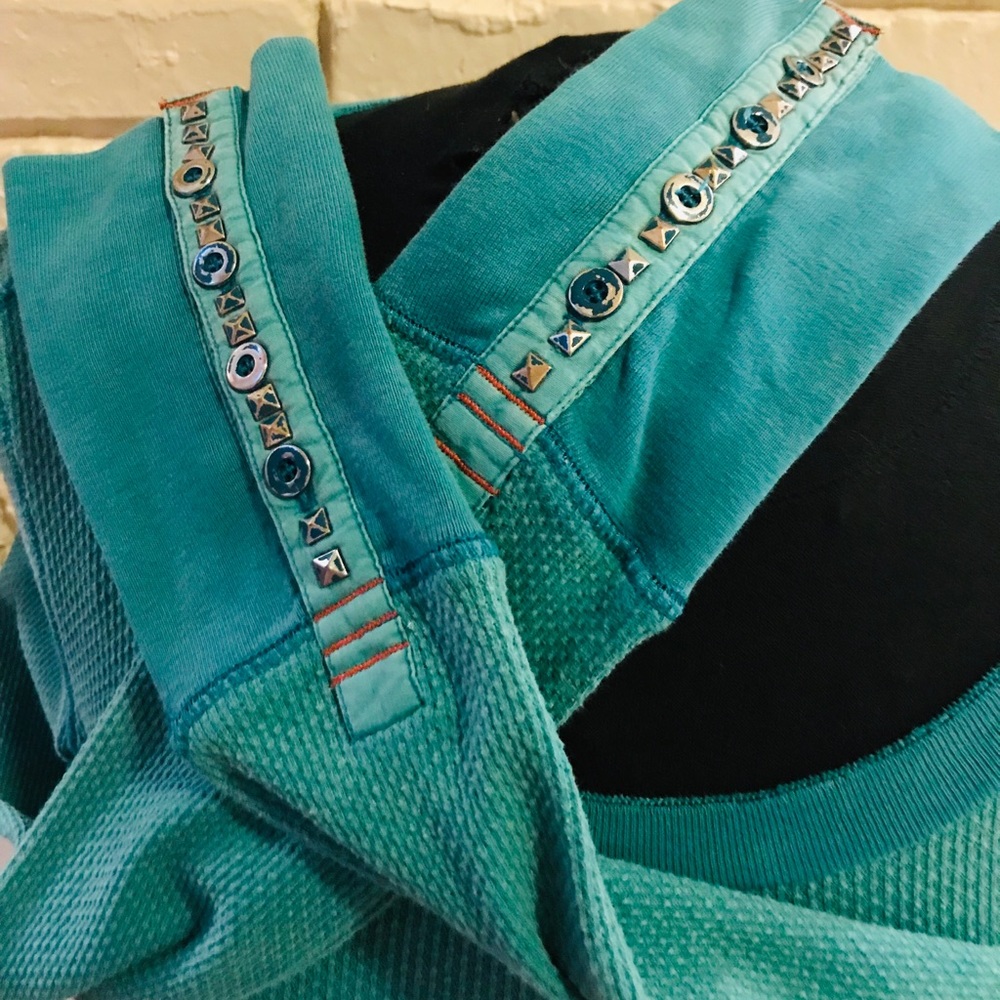 SOLD!!! Free People Teal Studded Cuff Thermal - S